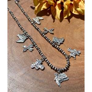 Collar de Plata de Ley Estilo Étnico Navajo con Dijes - Product Image 3