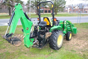 Tracteur à roues John Deere 3520 2013, automatique, 4x4, 55 CV, boîte de vitesses SS, pompe à engrenages, moteur - Product Image 5