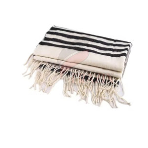 Bufanda de lana hecha a mano, proveedor de accesorios de invierno, silenciador de punto acogedor, bufanda gruesa y cálida para clima frío - Product Image 3