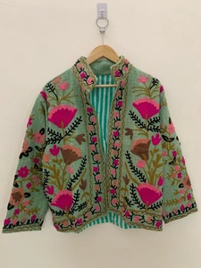 Suzani broderie veste florale velours Vintage Suzani avec poche hiver veste courte Bomber veste florale pour femmes - Product Image 6