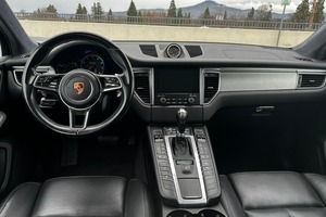 Porsche Macan Turbo 2017 usado en buen estado - Product Image 4