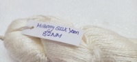 Fil de soie de mûrier naturel sur mesure au nombre de 8/2 NM adapté à la teinture et idéal pour les magasins de fils et de fibres