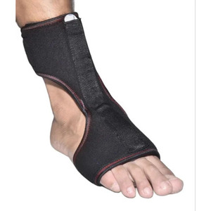 Attelle de cheville Ortho OW204 pour la protection sportive – Prête pour l'hiver, en polyester et nylon - Product Image 1