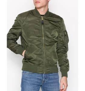 แจ็คเก็ตหนัง PU ผู้ชายสไตล์ไฮสตรีทวินเทจปรับแต่งได้เสื้อบอมเบอร์กันน้ำมีซิปตั้ง - Product Image 2