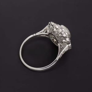 Bague de fiançailles vintage Art Déco à halo de diamants de laboratoire, or massif 14 carats, taille ronde, bijoux de mariée, très prisée - Product Image 3