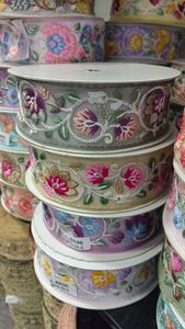 Cintas de encaje bordadas florales hechas a medida, hechas a mano para agregar encanto y sofisticación a cualquier proyecto. Ideal para diseñadores artesanos - Product Image 4