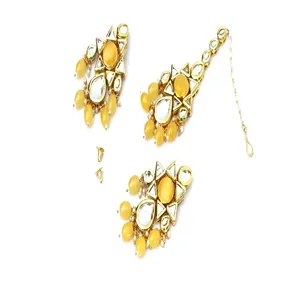 Juego de Joyería Fina de Lujo para Mujer, Collar con Colgante de Polki Amarillo y Aretes y Maang Tikka, Chapado en Oro - Product Image 4
