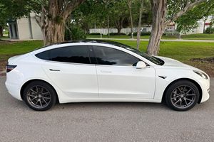 Tesla Model 3 Long Range propre, modèle 2018 - Product Image 4