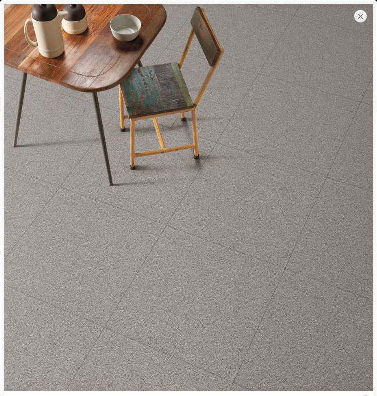 สีเทาเข้ม