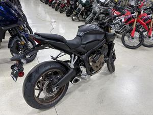 Ventes aux enchères 2026 CB650R E-Clutch Nouvelles motos avec une puissance de 1001-2000W et une vitesse maximale de >80 km/h - Product Image 4