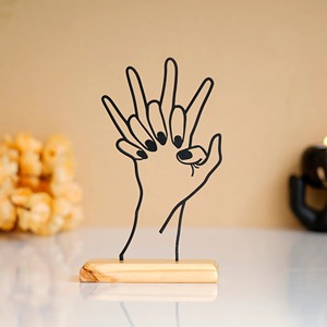 Superbe sculpture en métal noir de conception artisanale avec base en bois, ajoute du style et du caractère à la décoration intérieure moderne, en provenance d'Inde - Product Image 3