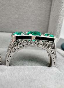 Anillo de Tres Piedras de Moissanita Esmeralda Redonda Original, Estilo Art Deco Vintage Hecho a Mano, Plata 925, Joyería Clásica de Boda Chapada en Oro - Product Image 6