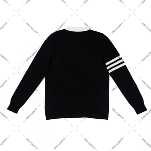 Delta de cardigan de style universitaire DST personnalisé | Sigma | Pull à col en V Theta blanc poches en tricot à 3 rayures | broderie personnalisée - Product Image 2