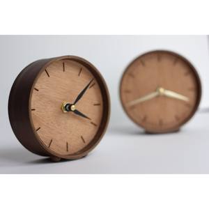 Increíble Reloj de Mesa de Madera que Refleja un Diseño Refinado y Atemporal que Nunca se Desactualiza, a Pesar de las Tendencias Cambiantes - Product Image 1