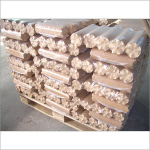 Briquettes de bois de pin écologiques pour un combustible de chauffage fiable dans les poêles à cheminée Chaudières industrielles et énergie verte - Product Image 1