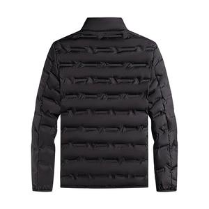 Chaqueta de plumón autocalentable para hombre, chaquetas plisadas a prueba de viento sólidas, chaquetas de invierno cálidas clásicas con cuello levantado para hombre - Product Image 3