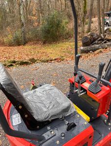 LIVRAISON GRATUITE EPA CE Approuvé ZJ-12 Tout neuf Mini-excavatrice sur chenilles de 1 tonne Moteur à essence Briggs de 15 ch 0,3 h Moteur à essence Open ROPS Pouce hydraulique - Product Image 4