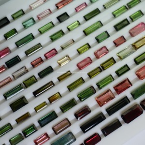 Taille de mélange de forme de baguette de tourmaline multi naturelle. Lot de pierres précieuses pour la fabrication de bijoux - Product Image 4