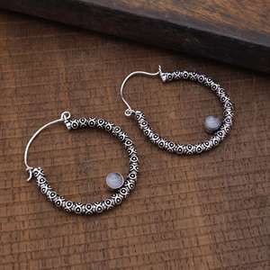 Pendientes de Aro Boho de Diseño Moderno con Piedra Lunar, Pendientes Tribales de Latón para Mujer, Aros Punteados Plateados con Gemas, Joyería al por Mayor/OEM - Product Image 6