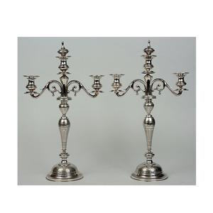 Candélabre en métal décoratif, porte-bougie de luxe au design intemporel pour la décoration de la maison et les événements spéciaux - Product Image 3