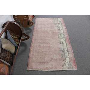พรมวินเทจสไตล์ตุรกี ขนาด 2.9x5.3 ฟุต ลายทางสีชมพู ทำจากขนสัตว์ - Product Image 1