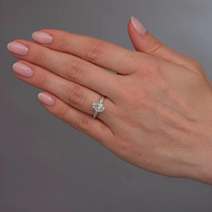 Bague de fiançailles trilogie Moissanite ovale et baguette avec bande empilable assortie de 1 carat bijoux de mariée - Product Image 1