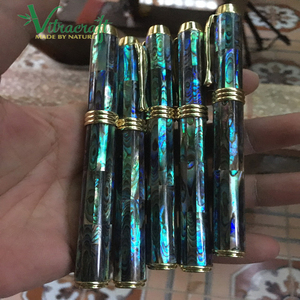 Stylo plume haut de gamme. Stylo plume incrusté d'ormeau, stylo plume fait à la main, stylo de signature de haute qualité. Cadeaux Premium pour les proches - Product Image 1