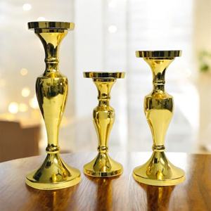 Ensemble de bougeoirs en métal plaqué or de luxe, imitation antique, personnalisable, pièce maîtresse décorative, élégant centre de table, décoration d'intérieur - Product Image 3