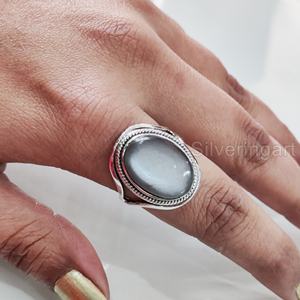 แหวนสตรีพลอยมูนสโตนสีเทาธรรมชาติอัญมณีประจำเดือนจิ่นพลอยดีไซน์เนอร์แบรนด์เครื่องประดับงานแต่งงานแหวนเงินสเตอร์ลิง925 - Product Image 4