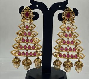 ต่างหูแบบติดหูชุบทองเหลืองคุณภาพดีทันสมัย ประดับด้วยมอยส์ซาไนต์ ดีไซน์ดั้งเดิม เหมาะสำหรับงานแต่งงานและงานปาร์ตี้สำหรับผู้หญิง - Product Image 1