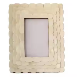 Cadre photo incrusté d'os écologique fabriqué à la main pour table et mur Newby BY Crescent Crafts - Product Image 4