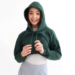 Sweat-shirts à capuche courts pour femmes, entièrement personnalisés, de haute qualité, unis, nouveaux arrivages, logo personnalisé imprimé, sweat-shirts à capuche courts pour femmes OEM - Product Image 4