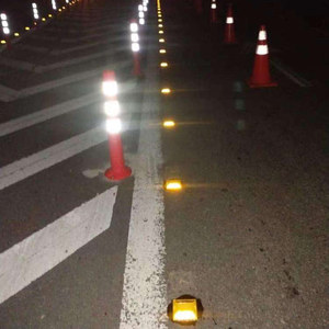 Nhựa đường đường cao tốc lớn lên vỉa hè đánh dấu phản chiếu đường Stud phản xạ vỉa hè đường phố và nhựa đường Stud đánh dấu - Product Image 1