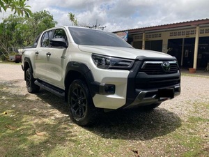 Toyo ta Hilux Pickup 4x4 Diesel/xăng có sẵn tay lái bên trái và tay lái bên phải có sẵn - Product Image 5