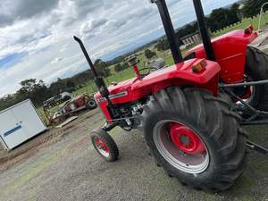 Tractor de Ruedas Usado Massey Ferguson 240 Multi Power de 48 HP y Tracción en 2 Ruedas - Product Image 4
