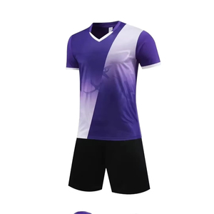 Ensembles d'uniformes de football unisexe pour adultes 100% polyester séchage rapide respirant à manches courtes vêtements d'entraînement nom d'équipe personnalisé jeux à domicile/à l'extérieur - Product Image 1