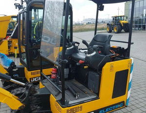 Miniexcavadora Eléctrica JCBB Tipo Oruga, Componente Central del Motor Amarillo, Equipo de Construcción - Product Image 3