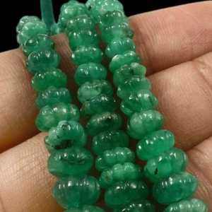 2025สร้อยข้อมือลูกปัดหินอัญมณีสีเขียวมรกตแกะสลักแบบสากลสำหรับอัญมณีหลวมทำด้วยมือ - Product Image 3