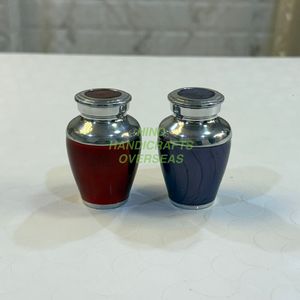 Urnas de cremación conmemorativas grabadas en oro negro Domtop de latón de diseñador para restos de cenizas humanas Fabricante de India - Product Image 6