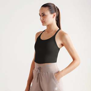 เสื้อครอปโยคะสีดำ Active Stride ไซส์พลัส แบบไร้ตะเข็บ สำหรับออกกำลังกาย พร้อมโลโก้ด้านหน้า ระบายอากาศได้ดี น้ำหนักเบา ลายพิมพ์เรียบ - Product Image 1