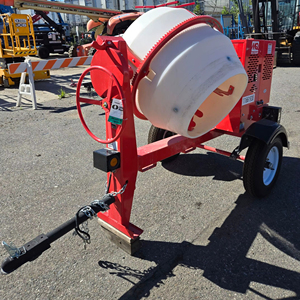 รถผสมคอนกรีตแบบลากจูง มือหนึ่งและมือสอง กำลังผสม 55 กิโลวัตต์ ผลผลิต 22 ลูกบาศก์เมตร/ชั่วโมง ระบบไฮดรอลิกเต็มรูปแบบ พร้อมขาย - Product Image 1