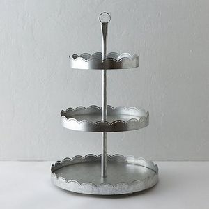 Soporte artístico de metal para pasteles para encantadoras mesas de postres, panaderías profesionales y centros de mesa de boda hechos a mano - Product Image 1