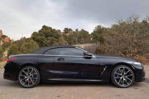 Sedán de Alto Rendimiento Ultra-Lujo Usado 2023, Gran Turismo de Alta Potencia, 2 Puertas, Transmisión Automática, Asientos de Cuero, Techo Panorámico - Product Image 2