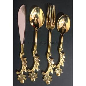 Look brillant plaqué or de haute qualité fleurs et feuilles poignée de concepteur Look attrayant ensemble de couverts de cuisine de l'Inde - Product Image 1