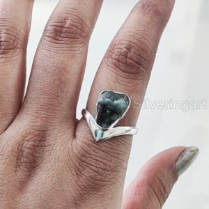 Joyería de piedra áspera Anillo de mujer Esmeralda AAA natural Piedra preciosa cruda May Birthstone V Crown Band Jewelry Anillo de plata esterlina 925 - Product Image 2