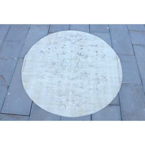 Tapis turc vintage 3,9x3,9 pieds, tapis rond, tapis en laine blanc gris à motifs floraux - Product Image 1