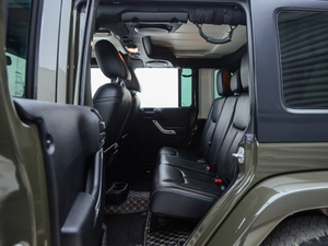 J e p Wrangler SUV Comfort Edition Alta calidad 3.0L Híbrido Cuatro puertas R16 Tamaño del neumático Venta al por mayor Boutique Fuente - Product Image 4