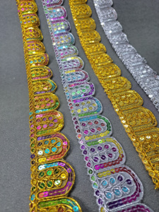 Encaje de Poliéster Suave con Lentejuelas Metálicas Bordadas y Pedrería, Tacto Suave, Decoración para Lehenga de Novia, Exportación al por Mayor TSL 9 - Product Image 3