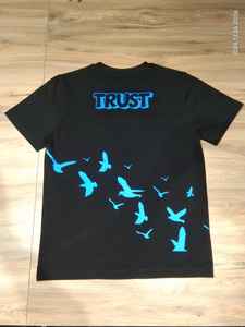 เสื้อยืดผ้าฝ้าย100% แขนสั้นปักลายไหล่ทรงหลวมคอกลมสีพื้นพิมพ์ลายดิจิตอล BD - Product Image 3