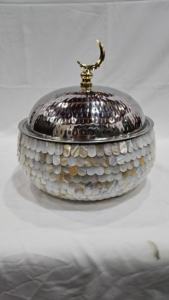 Cacerola de comida caliente de madreperla con diseño aislado perfecto para cenas de estilo árabe - Product Image 3